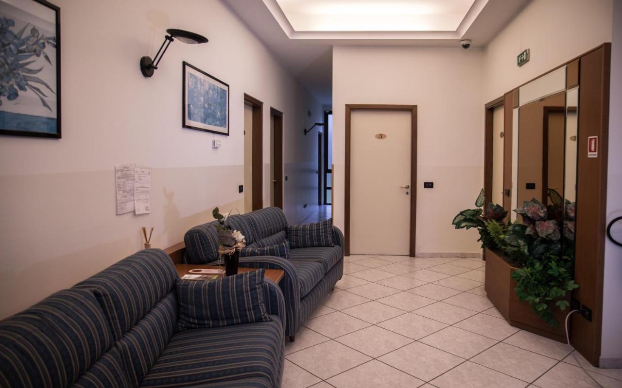 Alloggi Vitale Cesano Maderno Exterior photo